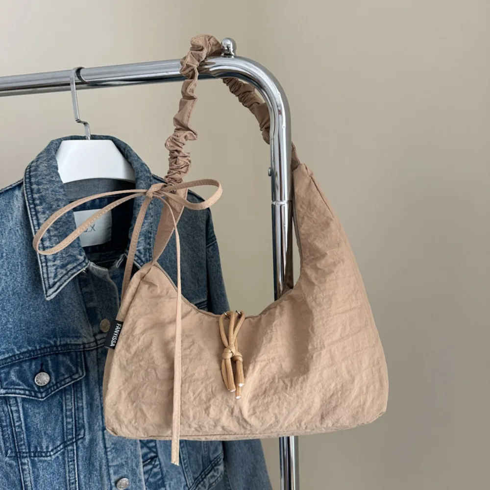 

Stylish Lightweight Pleated Dumpling Bag Versatile Nylon Drawstring Bag Solid Color Large Capacity Women's Shoulder Bag Girls