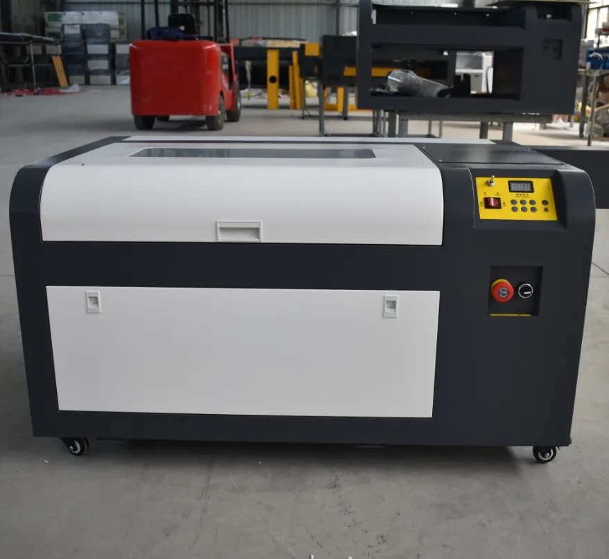 4060 آلة الحفر بالليزر CO2 باستخدام الحاسب الآلي قطع الخشب بالليزر تكوين نوع العملاقة يدعم تنسيق AI BMP PLT للمطاط