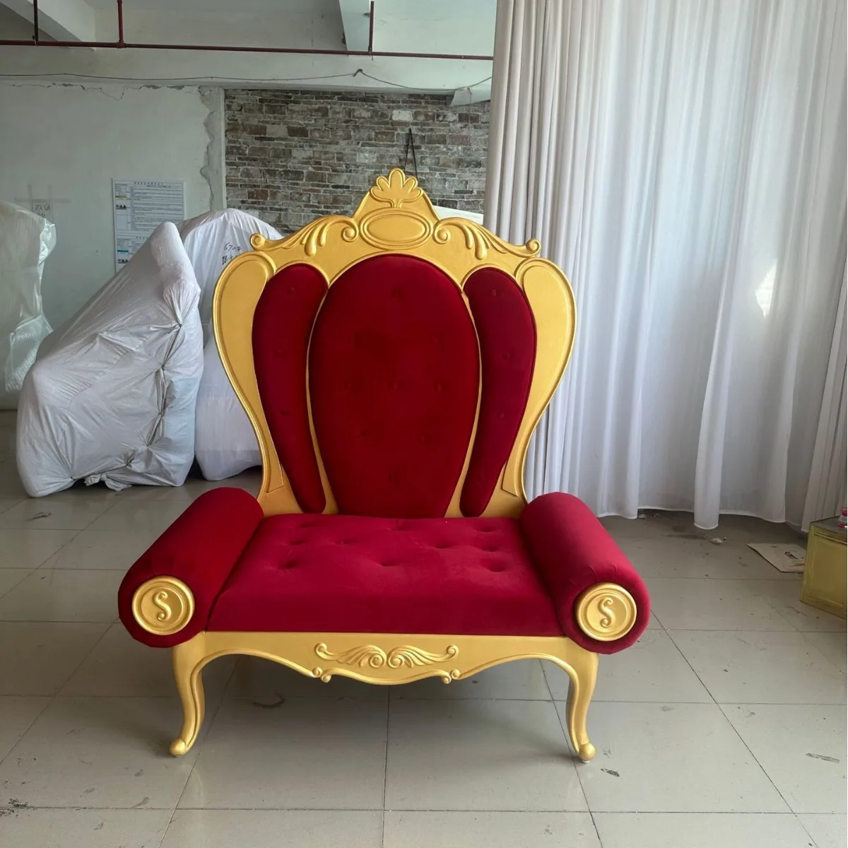 

European solid wood cartoon cartoon mobile game chair Christmas decorative chair cartoon king chair