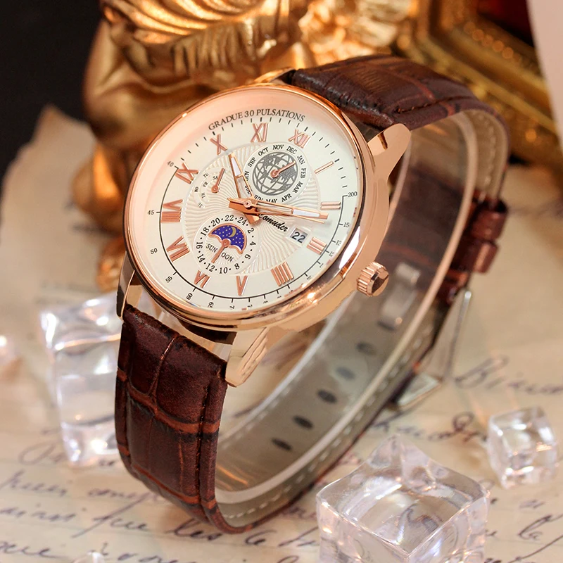 حزام جلد بني للرجال، ساعة كوارتز أرقام رومانية أنيقة وبسيطة على شكل قمر.