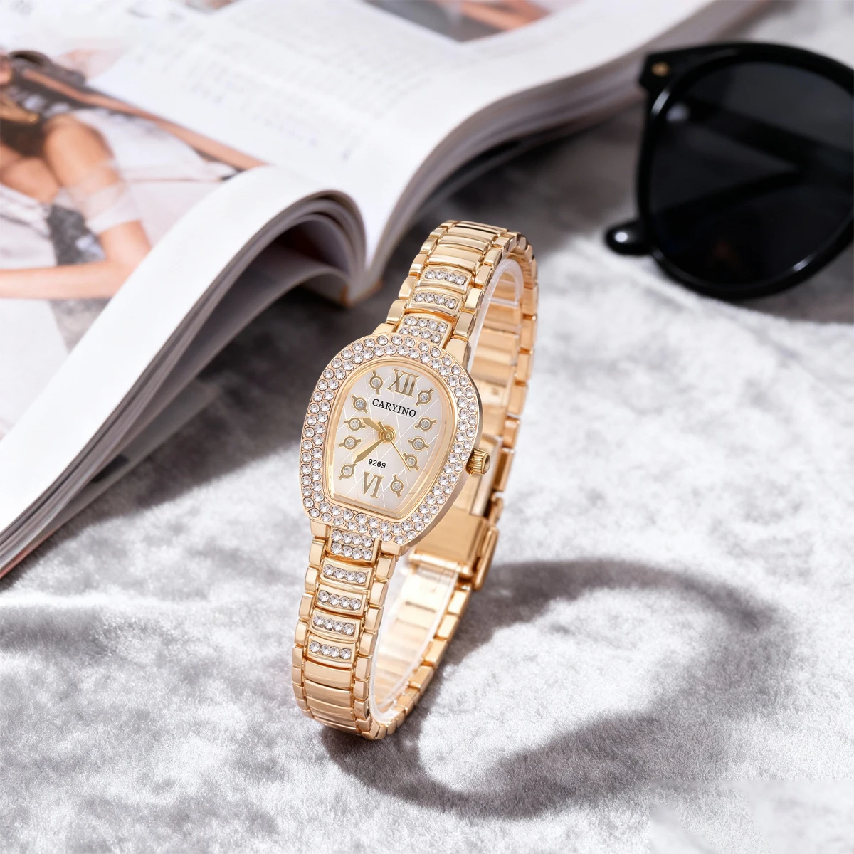 

Модные роскошные женские кварцевые часы-подкова с бриллиантами для повседневной носки, юбилеев, рождественских подарков