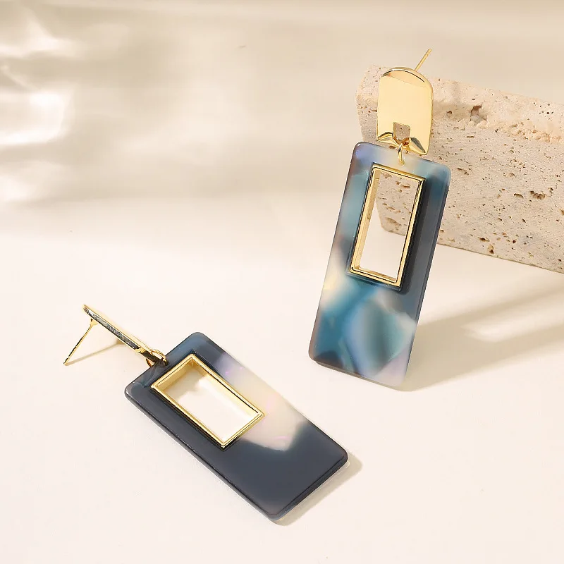 Stylish, exquisite and simple acetate plate geometric long earrings, stylish and slim commuter earrings for round faces