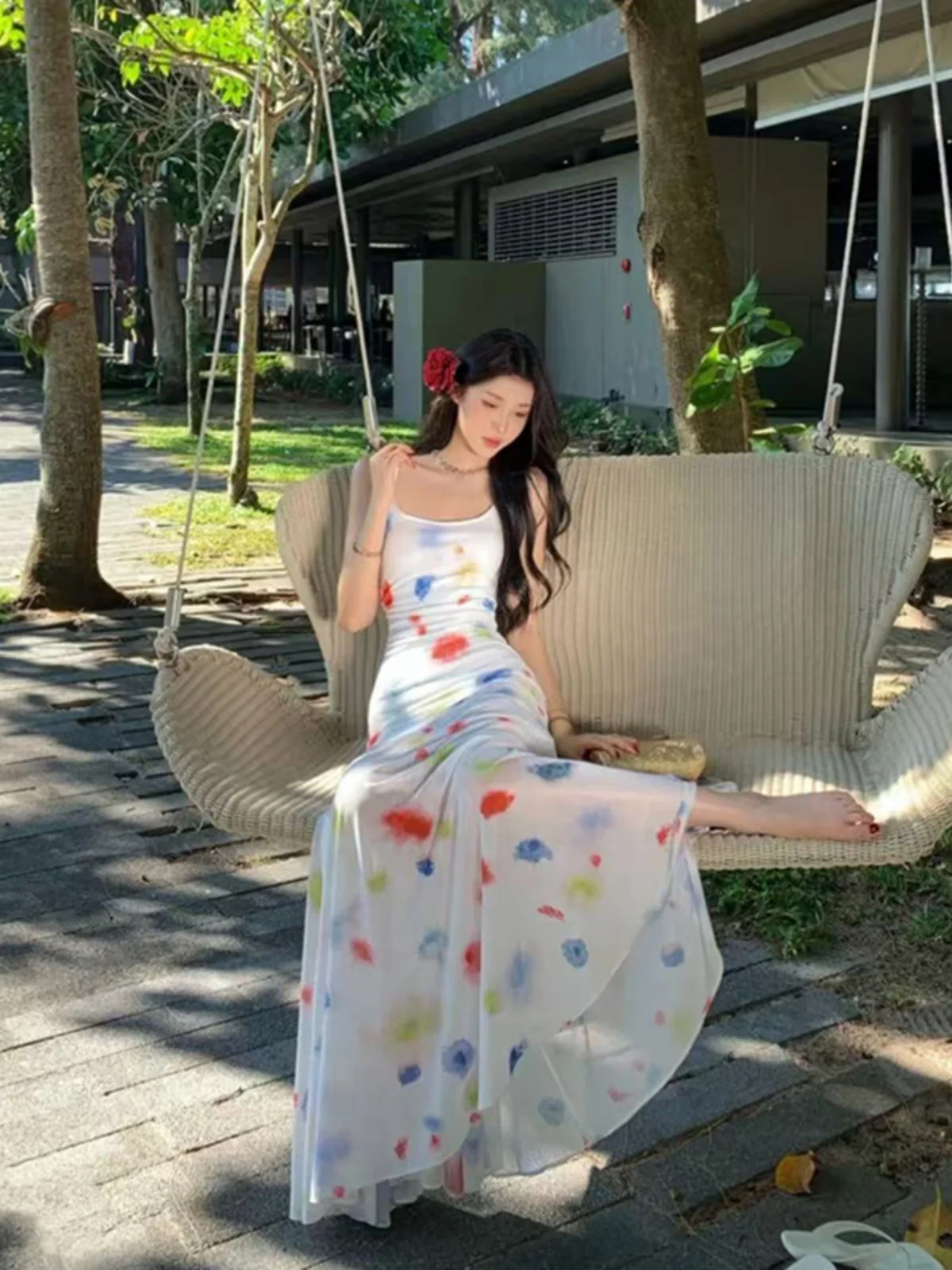 Vestido Longo Off-Shoulder com Corte na Cintura e Cauda Longa, Estilo Casual de Verão