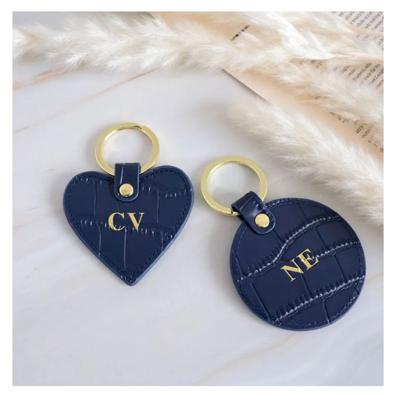 Popular custom logo crocodile patterned genuine leather heart-shape keychain with versatile pendants printed letters metal ring