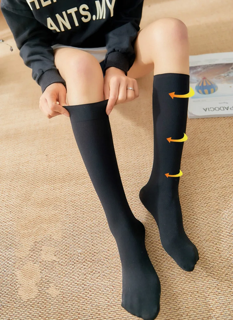 Gestreifte Overknee-Strümpfe für Mädchen und Damen, warme, modische Kniestrümpfe im Studenten-Stil, schwarz/weiß, Kawaii, lange Socken – Detail 1