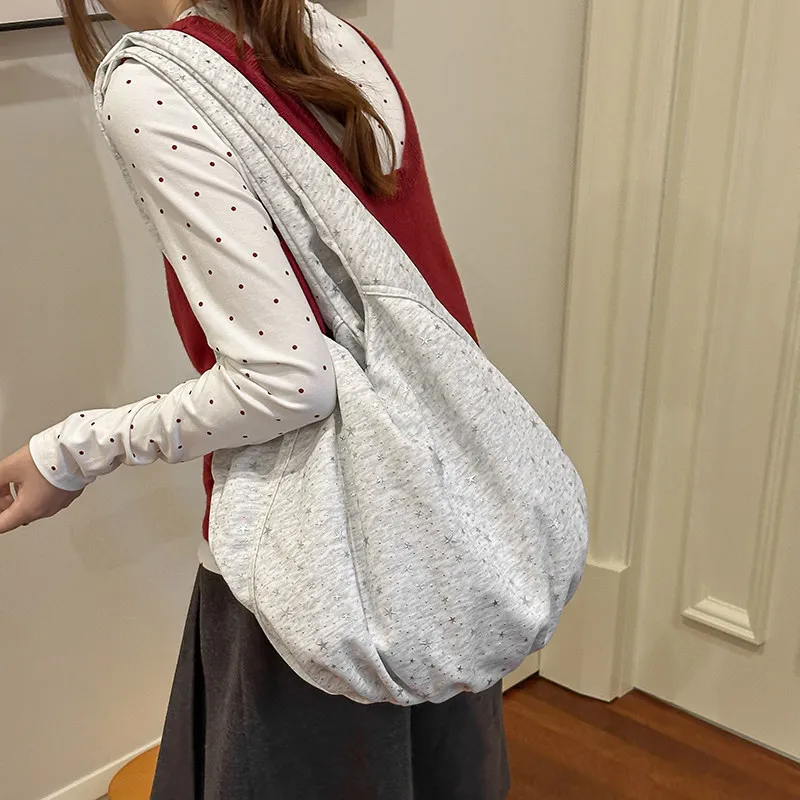 Korean-style casual star-pattern tote bag, large capacity, versatile shoulder bag, fashionable pleated design, suitable for comm