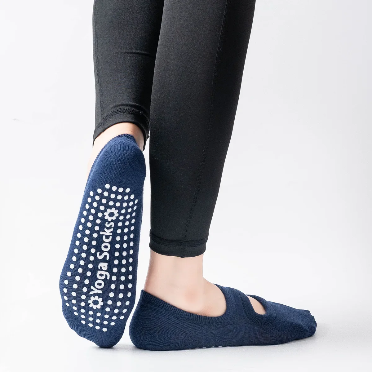 Calcetines de Yoga antideslizantes de silicona para mujer, medias deportivas transpirables con espalda descubierta de talla grande, calcetines invisibles de algodón de Color sólido para Pilates