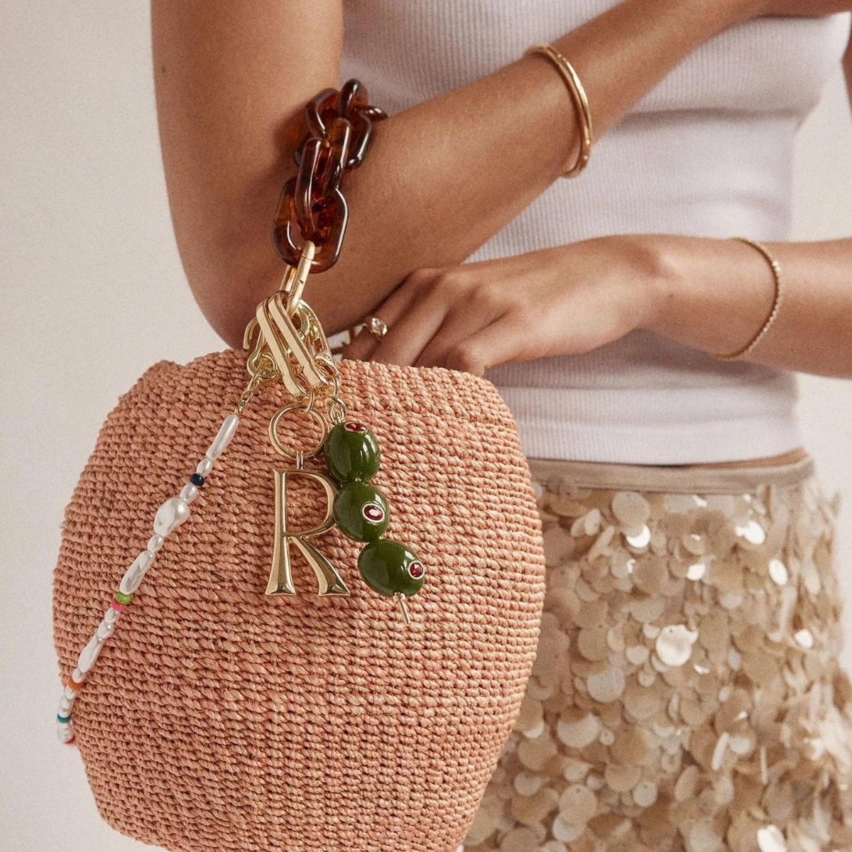 Colgante de bolso de la serie Fruit de moda, llavero de fresa y oliva, colgador de bolso chapado en oro