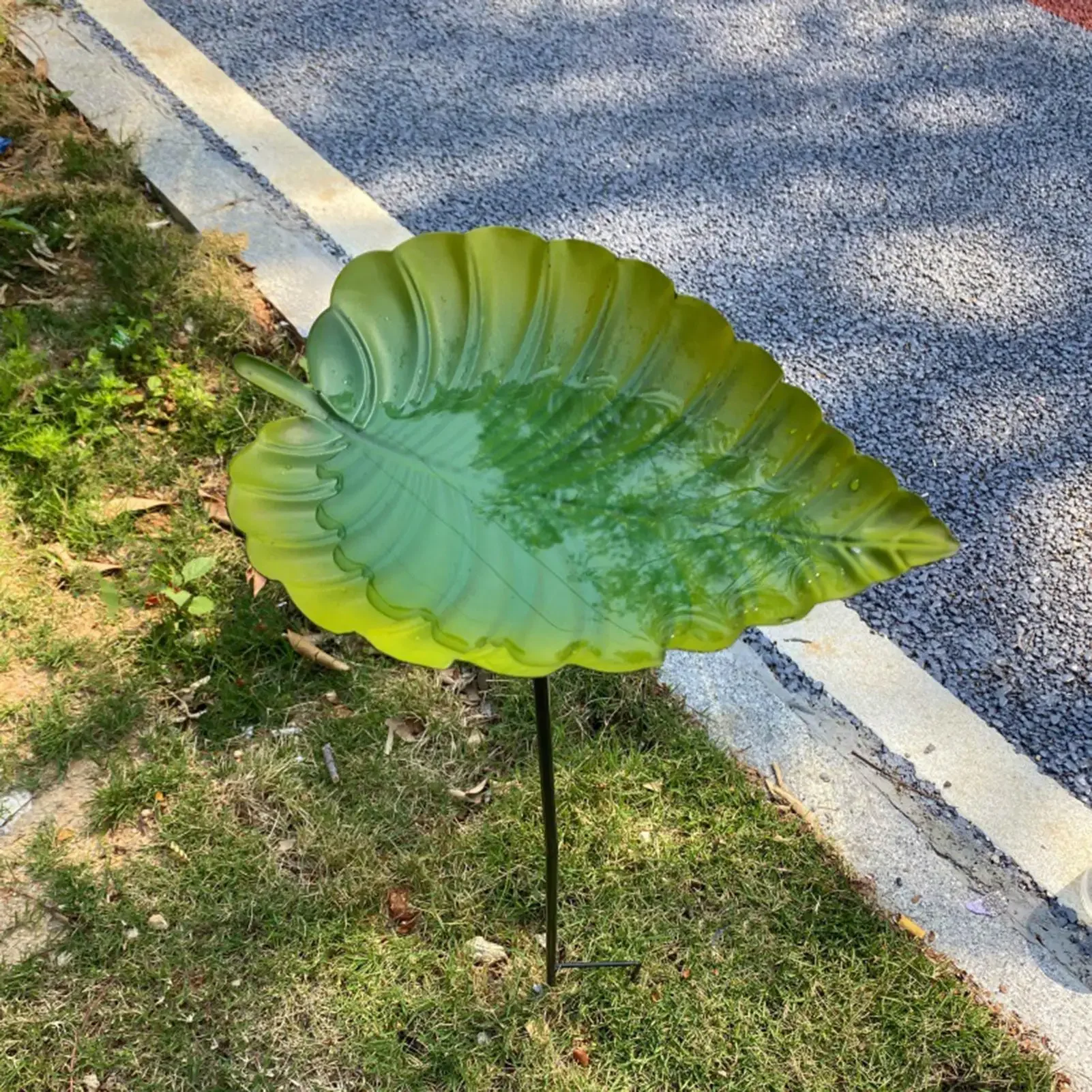 Metal Bird Bath Leaf Hummingbird Feeder Dish Bird Feeder Stake For Garden Balcony Patio Backyard Lawn Porch Deck