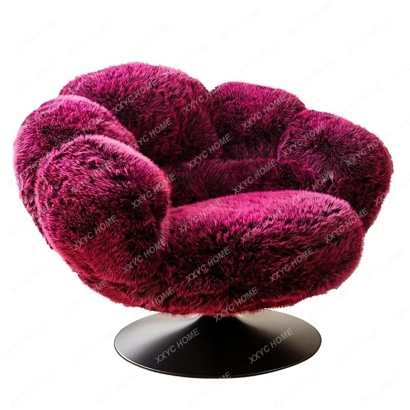 A Nordic designer creative single sofa chair living room hotel bear paw sofa beauty salon leisure swivel chair