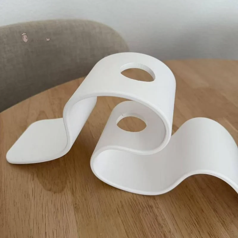 [H] Minimalist White Plastic Vase Creative Curved Wavy Design For Living Room Bedroom Desktop Home Decor Ornament