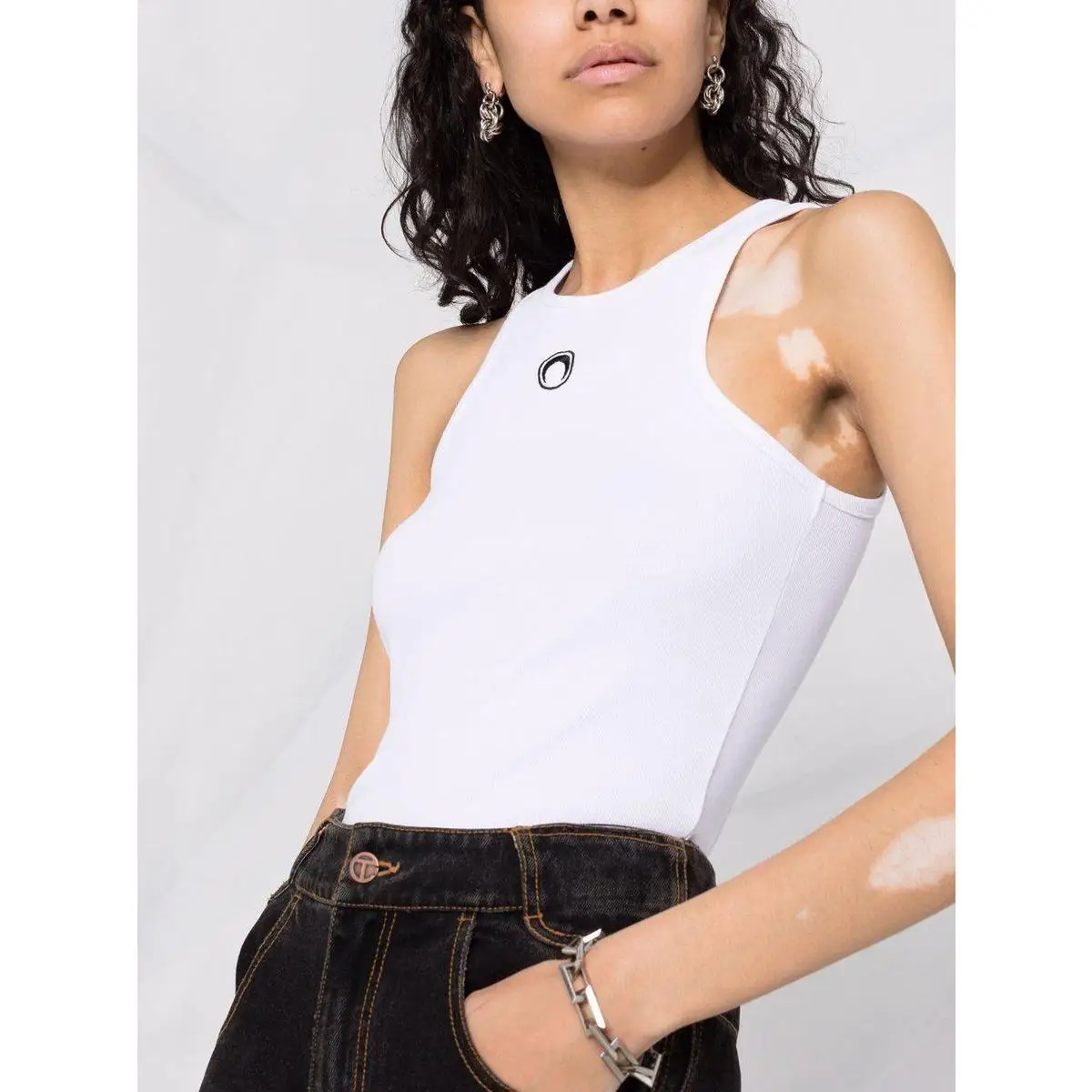 توب نسائي قطني خالص بتصميم القمر، ضيق ومريح، بفتحات أكمام مضلعة، بأسلوب ملابس العمل، قطعة واحدة بطول عادي وألوان أساسية