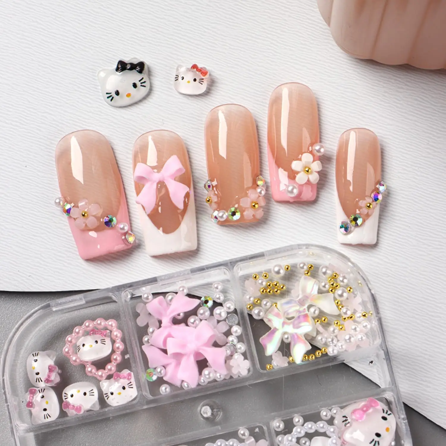 6/12 Grid 3D Cartoon Hello Kitty Nagel Charmes Hars Hart Boog Bloem Nagelsteentjes Gemengde Parel Kaviaar Kralen manicure Decoratie