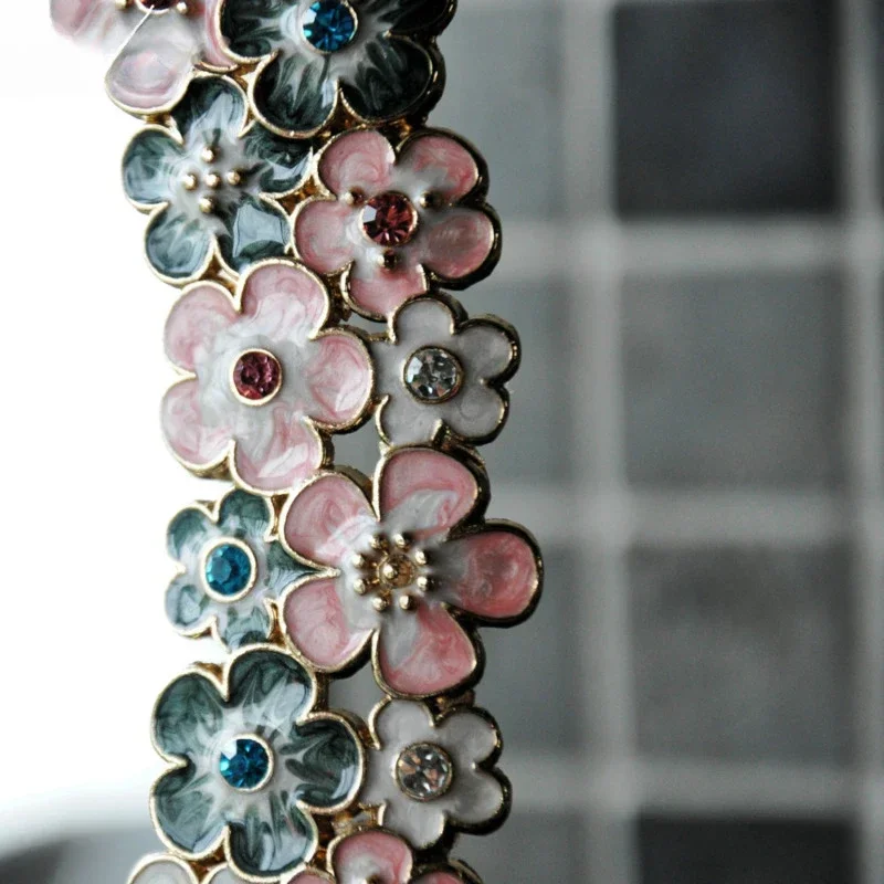 مرآة مكياج كلاسيكية على الطراز الأوروبي، مرآة زينة معدنية مرسومة يدويًا، مكتب لطيف، زجاج جانبي واحد، ديكور غرفة رائع متعدد الاستخدامات