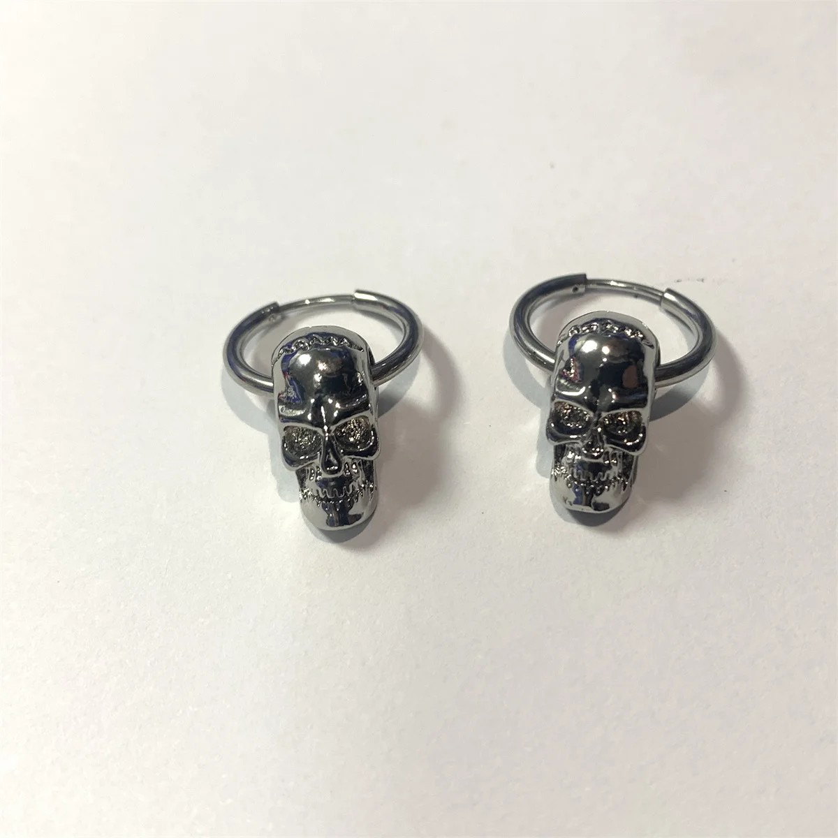 2pcs 316L Stainless Steel Trendy Vintage Skull Earrings For Men, Punk Gothic Hoop Earrings Hyposensitization Piercing jewelry