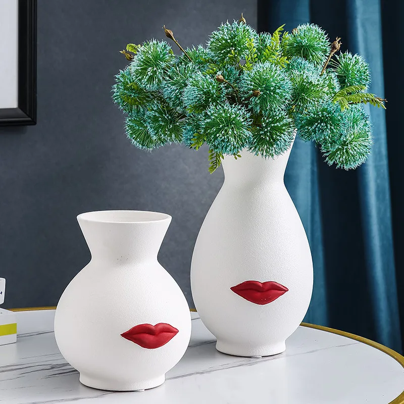 

Black and White Ceramic Vase Creative Face Art Red Lips Relief Vase Living Room Flower Arrangement Container Home Decoration