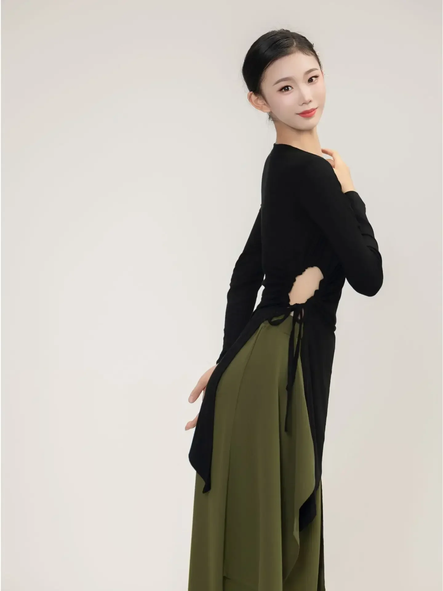 モダンダンス練習服、ロングダンス服、女性用スリムヨガトップス、教室用基礎トレーニング服、パフォーマンス用