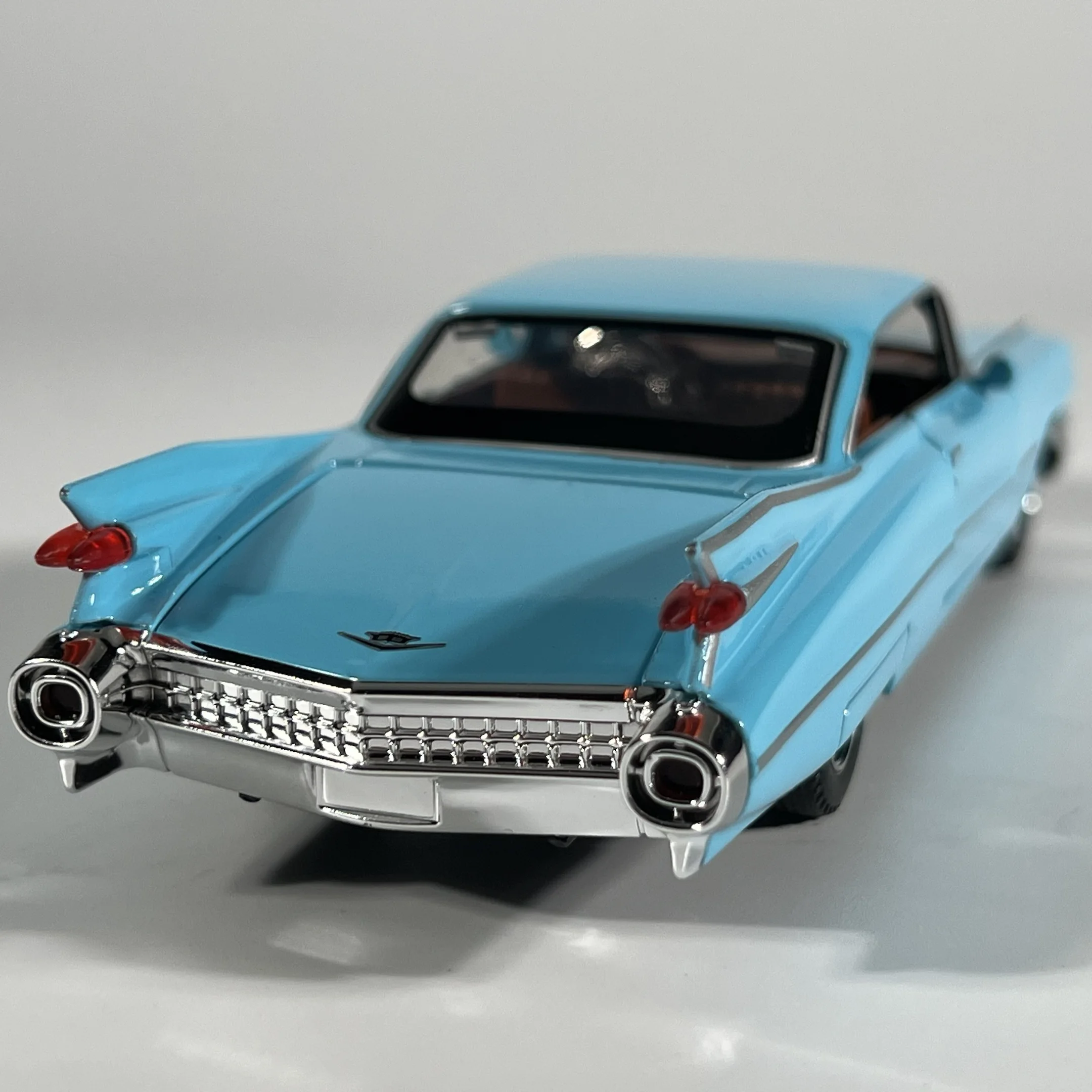 

Scale 1:32 Eldorado Biarritz Classic Retro Car Alloy Metal Diecast Model Car Home Trendy Toy Decordor Boys Girls Birthday Gift