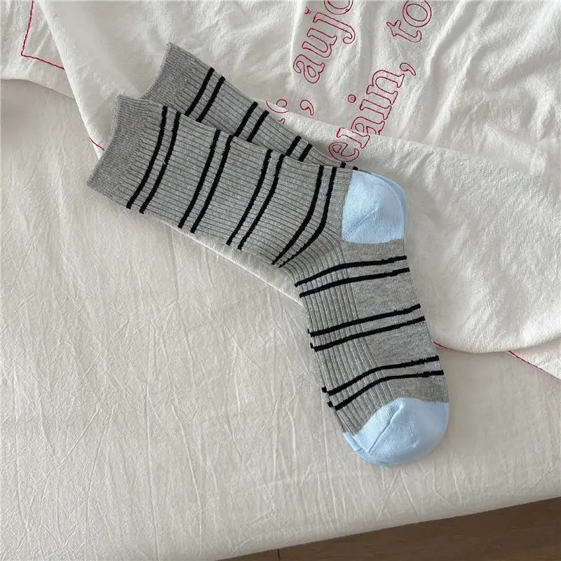 1/6 Paar gestreifte mittlere Röhrensocken für Damen, modische japanische koreanische Mode, College-Stil, weich, bequem, für alle Jahreszeiten, lässige Socken – Detail 3