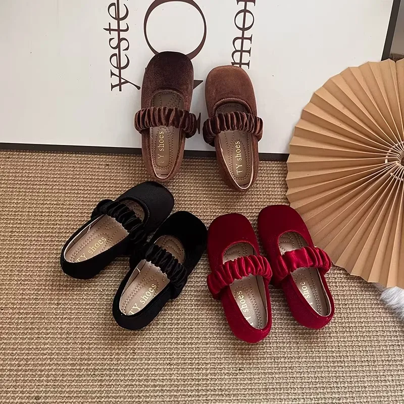 

Детские туфли-балетки для девочек, милые, в стиле принцессы, мягкие, нескользящие, новая модная коллекция 2026 года, кожаные, с круглым носком