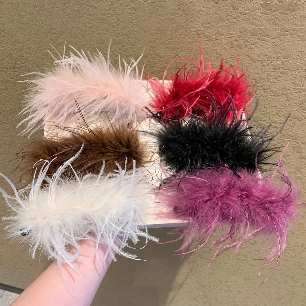 

New Fashion Feather Hair Claw for Women Luxury Shark Clip Hair Clips Trendy Solid Color Headpiece Headdress Hair Accessory