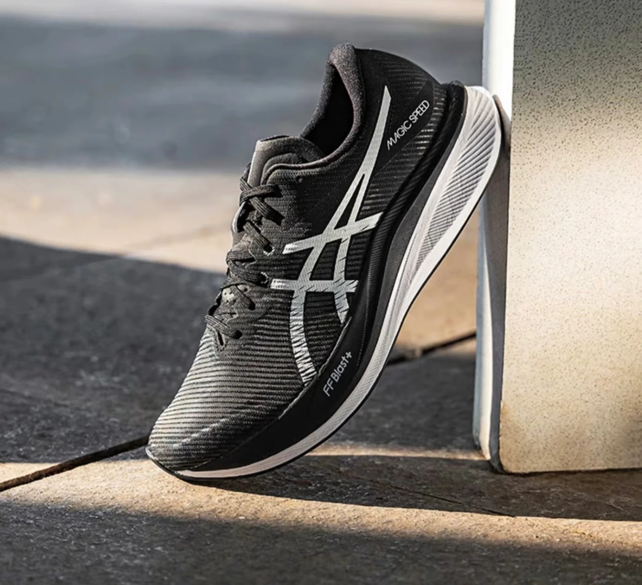 

Asics Comfortable Low Cut Carbon Plate Long Distance Running Race Running Shoes Men's Black and White 1011B631-002