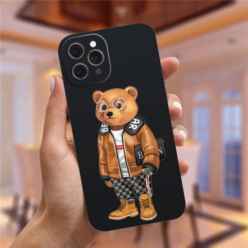 Etui Cute Bear Fashion Brand Case do iPhone 11 12 13 14 15 16 Pro MAX 14 15 16 Plus 12 13 Mini Luksusowe czarne miękkie silikonowe etui