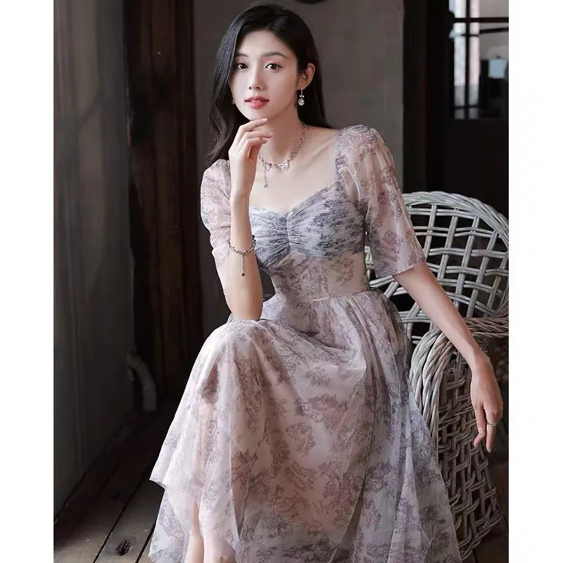 

A wine red dress that can be worn in daily life floral fashion and casual little