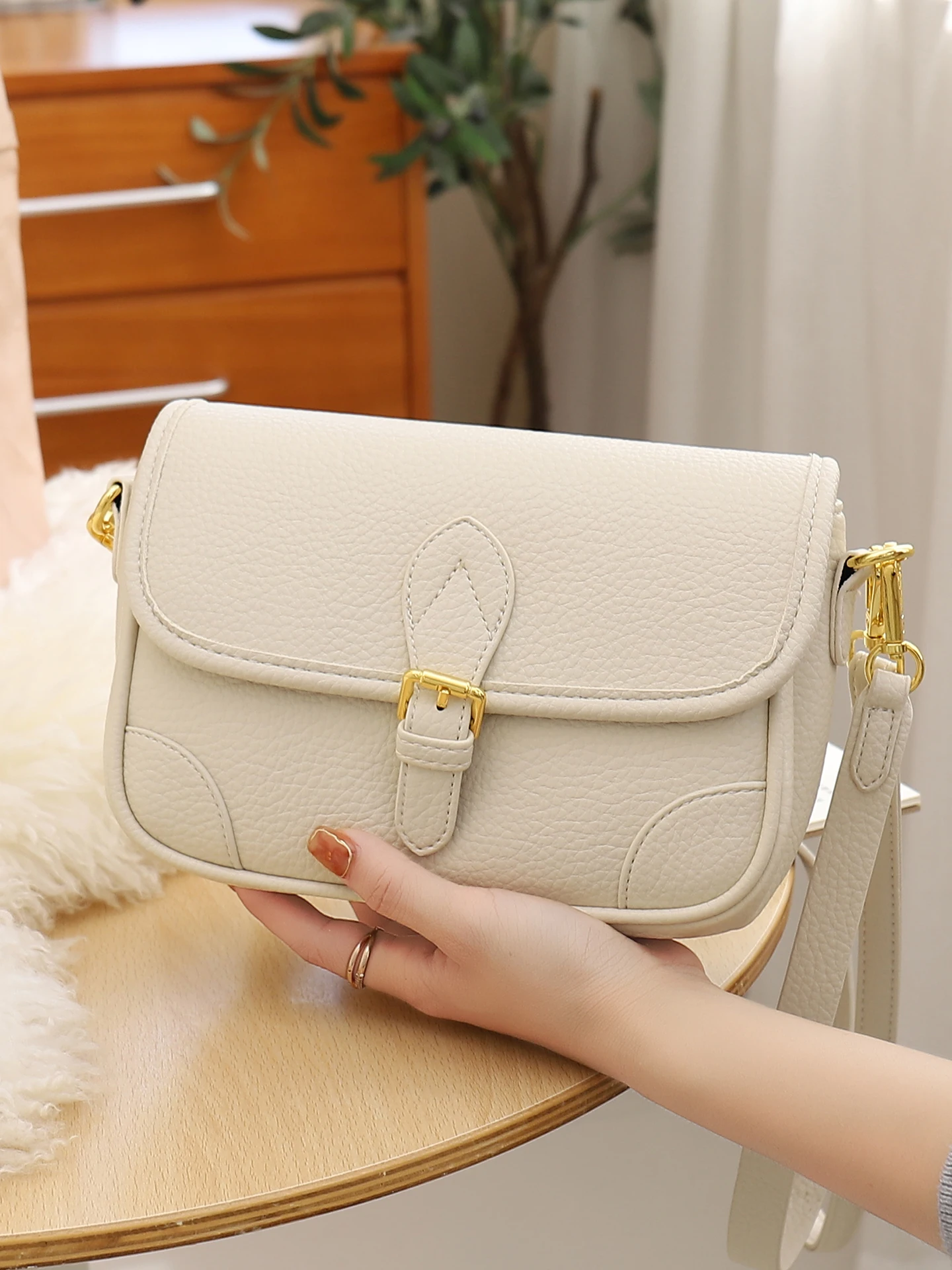 

Women's Large Capacity Commuter Crossbody Bag Retro Litchi Pattern Metal Buckle Messenger Bag Casual Simple Style Shoulder Bag