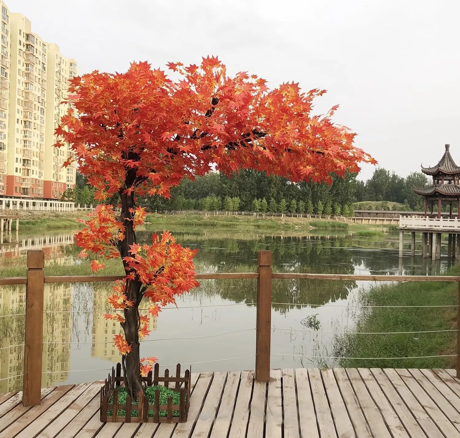 

Home Decor Artificial Red Maple Trees,Fake Leaves,Real Wood Stems and Lifelike Leaves Replica Artificial Plant 1.5mx1.2m