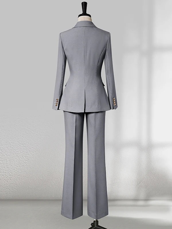 ชุดสูทผู้หญิงทรงเข้ารูป Ele Slim Fit รุ่น Profional ผ้าโพลีเอสเตอร์ผสม เหมาะสำหรับทำงาน เดินทาง หรือใส่ทำงานในสำนักงาน