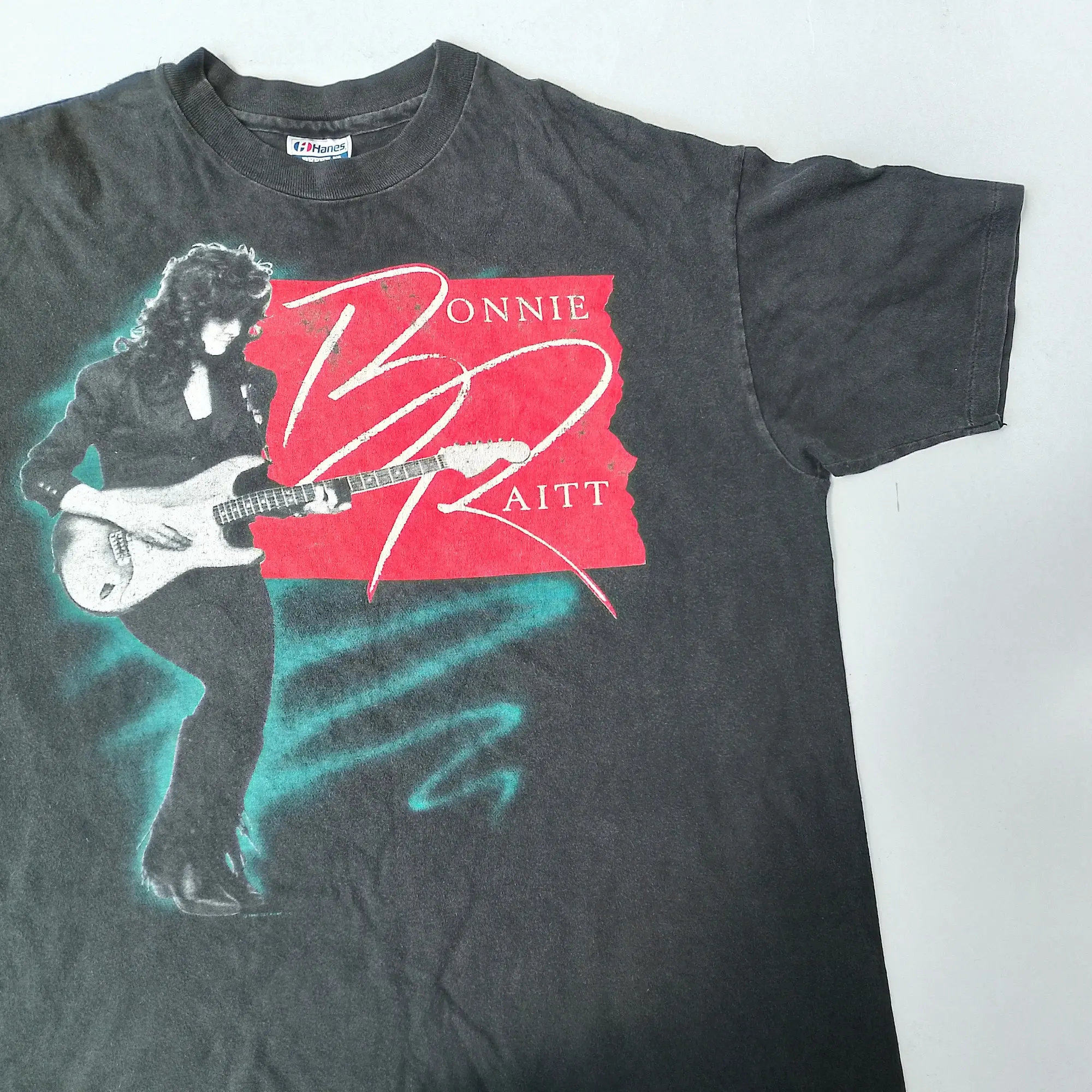 Vintage 90's Bonnie Raitt Tour T Shirt size XL (W 23 x L 28.5)