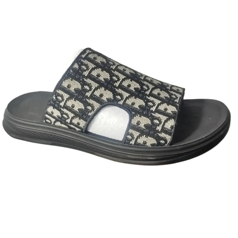 

2026 New Men's Casual Slippers High-quality Men's Outdoor Non-slip Wear-resistant Beach Shoes Slippers Men's Shoes