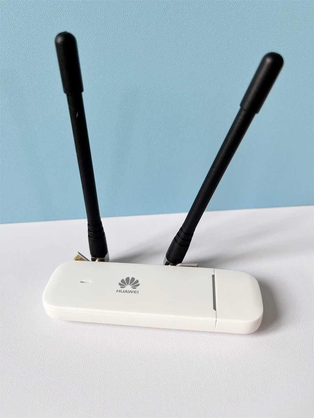 مقفلة هواوي E3372 E3372h-607 4G LTE 150Mbps مودم USB USB دونغل دعم جميع الموجات + 2 قطعة هوائي CRC 4G #6