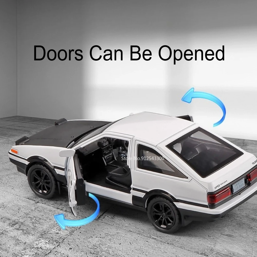 Modèle de voiture de film classique AE86, portes de jouets ouvertes, modèles lumineux sonores, alliage moulé sous pression, jouets miniatures, cadeaux de Collection, 1:36