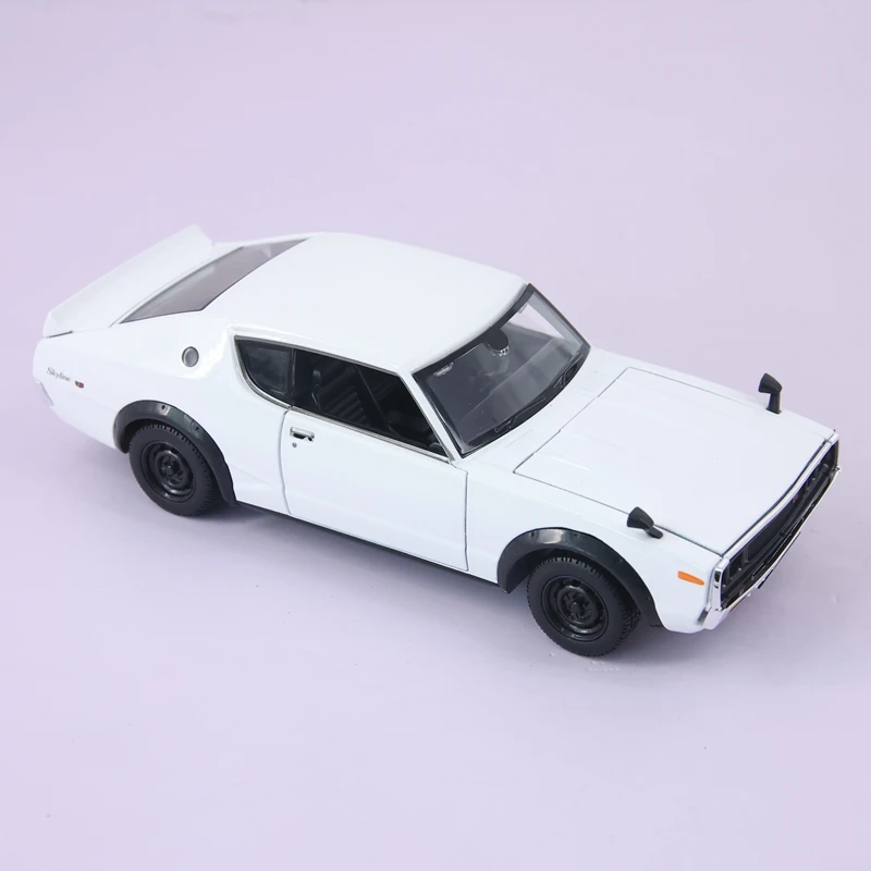 

Maisto 1:24 simulation Nissan Skyline 2000GT-R alloy car model supercar suitable for collection and can be given as a gift