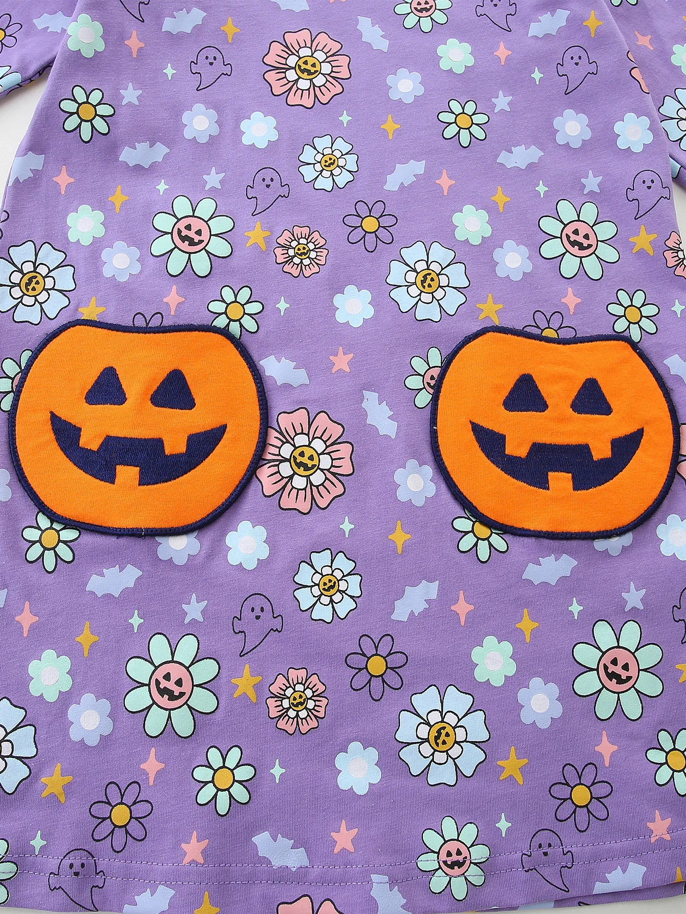 TUONXYE Halloween-Kleid aus Baumwolle für Babys, langärmelig, lila, mit Blumenmuster, Geister-Motiv, Kleinkind-Kleid, Kürbis-Patches, lässiges Party-Outfit – Detail 5