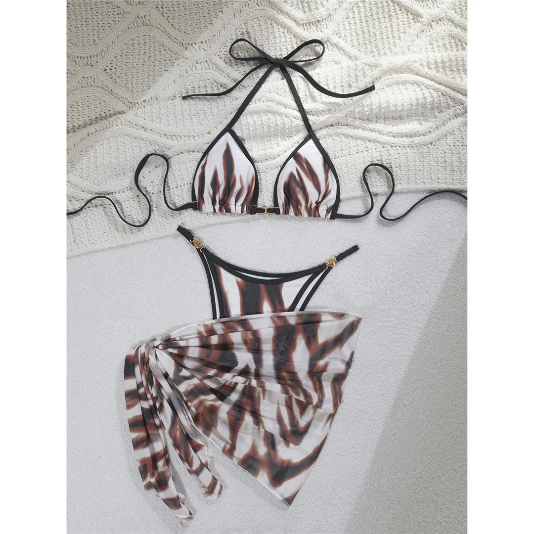 Mit Sarong-Print, Neckholder-Bikini, Damen-Badeanzug, dreiteiliges Bikini-Set, gepolsterter Badeanzug, Badebekleidung, Badeanzug, Modell V8066. – Detail 3