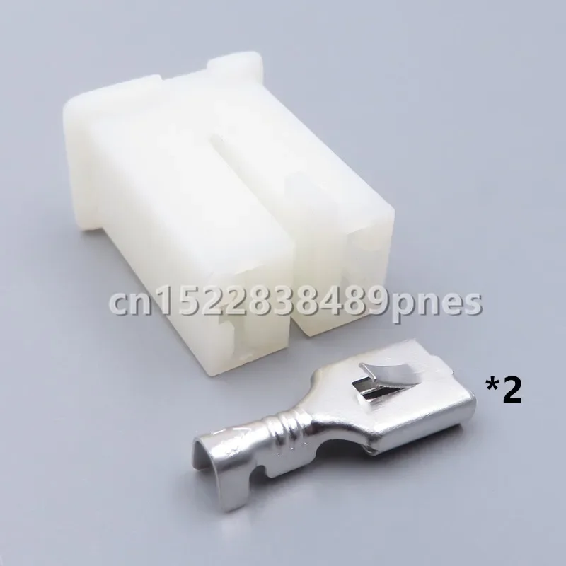 2 Pole Auto Plug Automotive Wiring Harness Socket With Terminals Car Light Connector