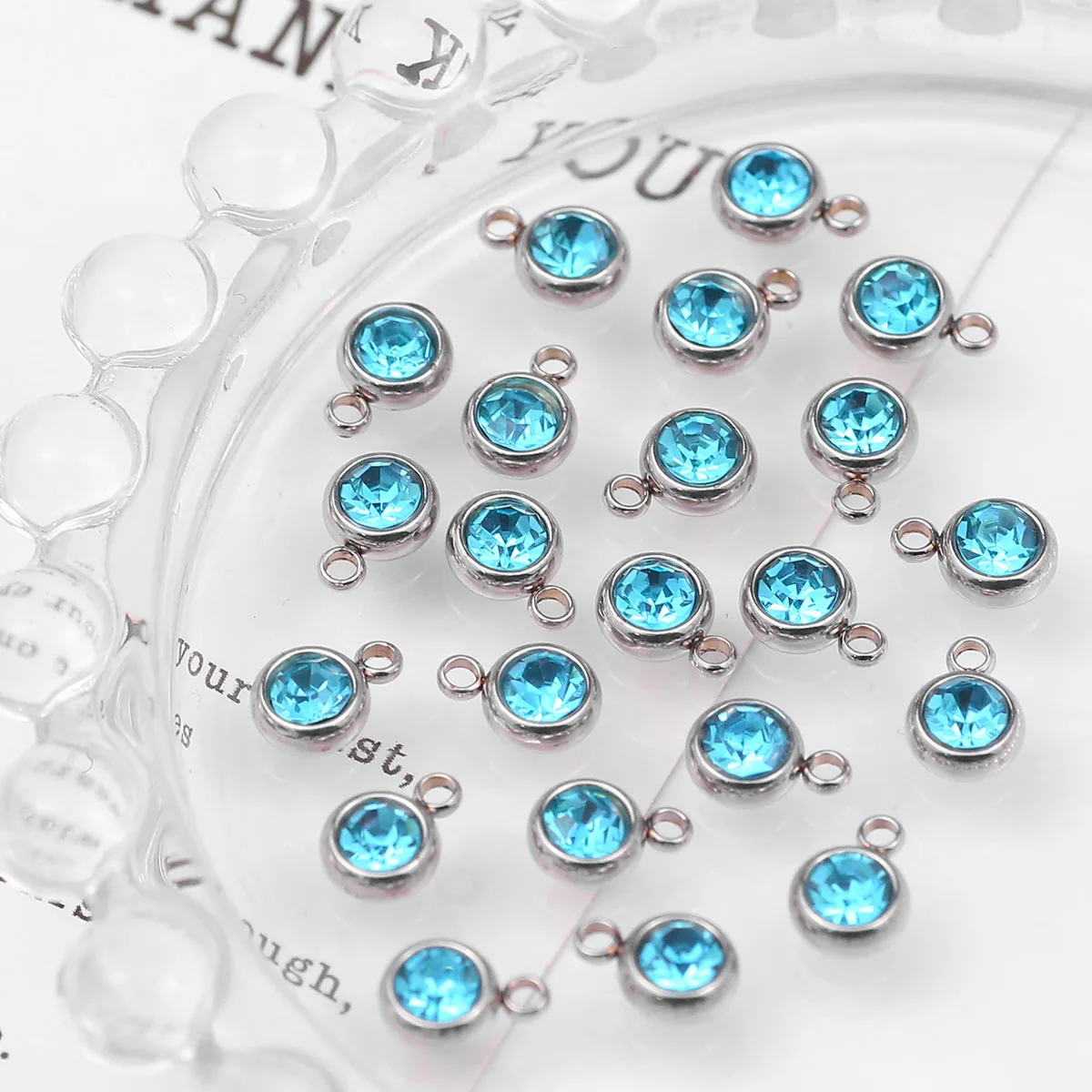 6mm Stahlbasis Edelstahl-Bohrerbecher Himmelblau Handgefertigt DIY für Schmuckherstellung Halsketten-Anhänger Zubehör