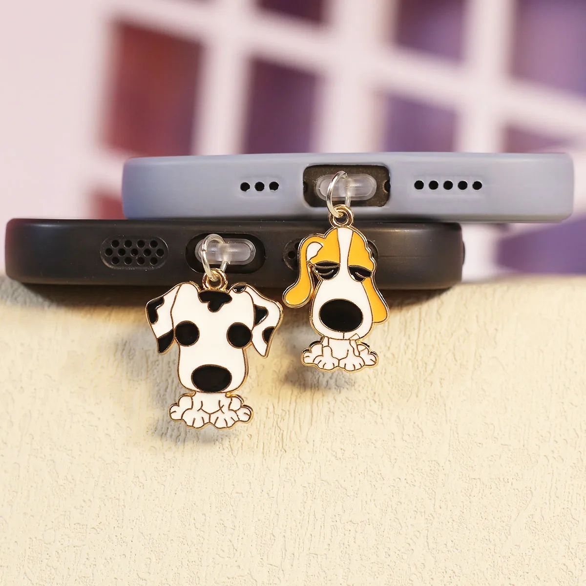 Mobile phone dust plug spotted dog cartoon dog suitable for iPhone/Samsung/Type-C mobile phone pendant metal pendant dust plug