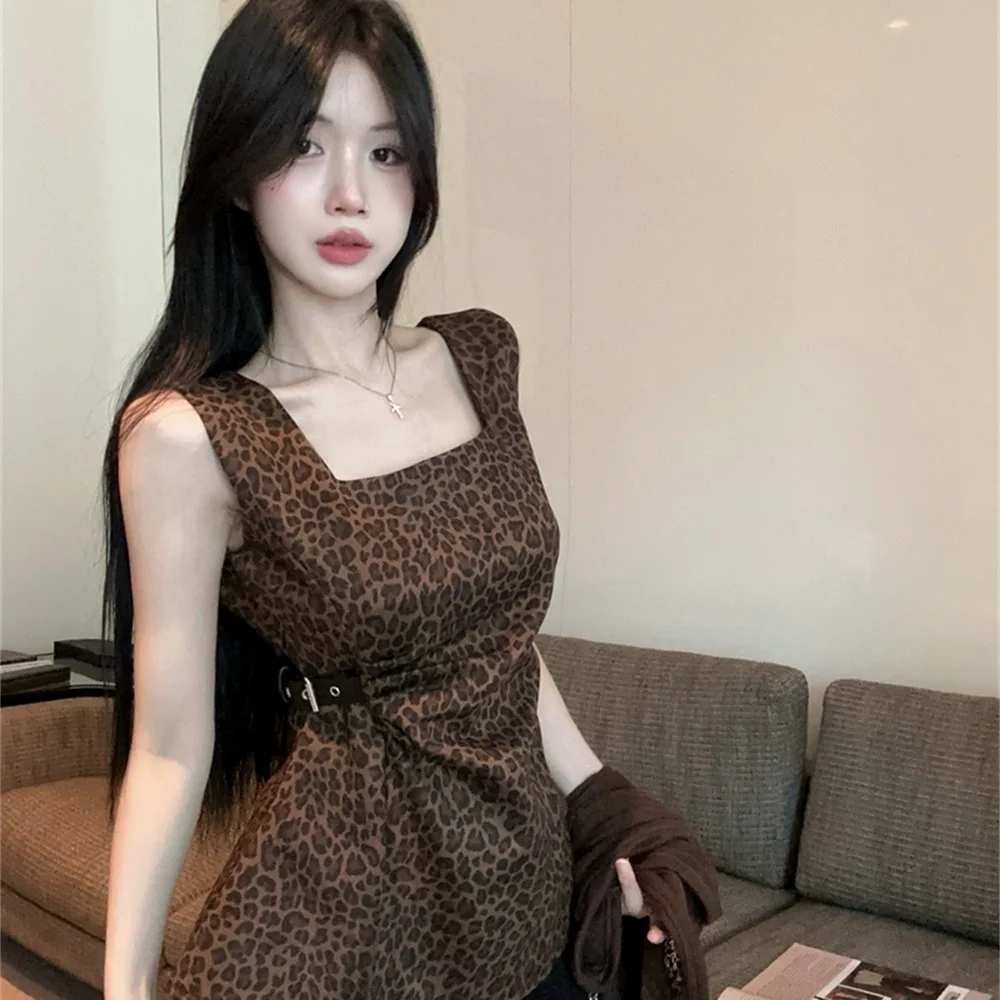 Pure Desire Autumn Winter Leopard Print Crop Top And Vest Two Piece Set Long Sve Square Collar Spicy Girl Sle Faionable