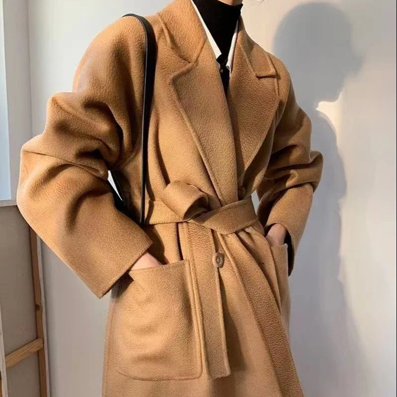 2022 Fabbrica personalizzata OEM ODM Cappotto di lana da donna Collo in pelliccia sintetica Giacche di lana di cashmere da donna Trench lungo soprabito casual