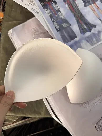 2 paia di cuscinetti per reggiseno in morbida spugna di schiuma per abiti da sposa, abiti da sera, costumi, cuscinetti per il seno da cucito fai da