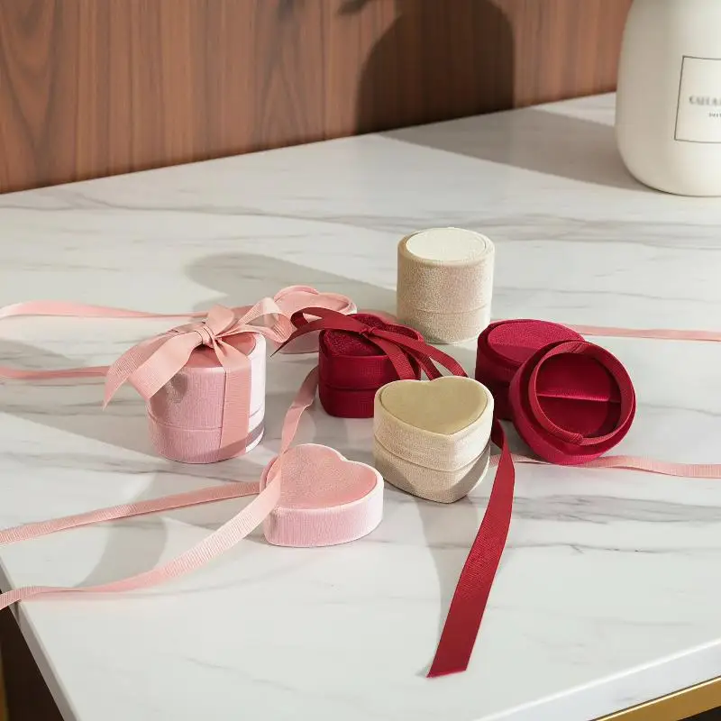 Kreative herzförmige Samt-Ringbox mit Schleife, Schmuckverpackungsbox für Heiratsanträge, Verlobungen, Hochzeiten – Detail 9