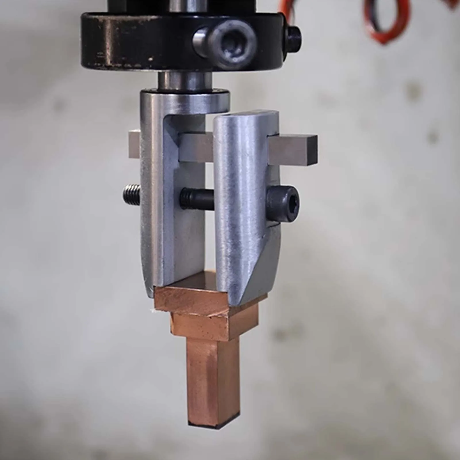 

Spark Machine Copper Male Fixture, CNC Machining Electrode Special Chuck Electrode Head Fixed Clip