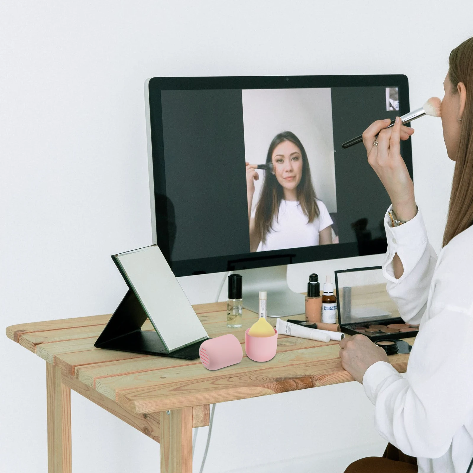 

Silicone Makeup Sponge Holder Durable Travel Container Sponge Box Air Permeable Easy to Carry Gift Choice