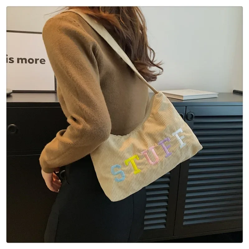 

Large-capacity Commuter Handbag in Winter New Fashion Shoulder Bag Personality Korean Version of Tote Female Shoulder Bag Tide