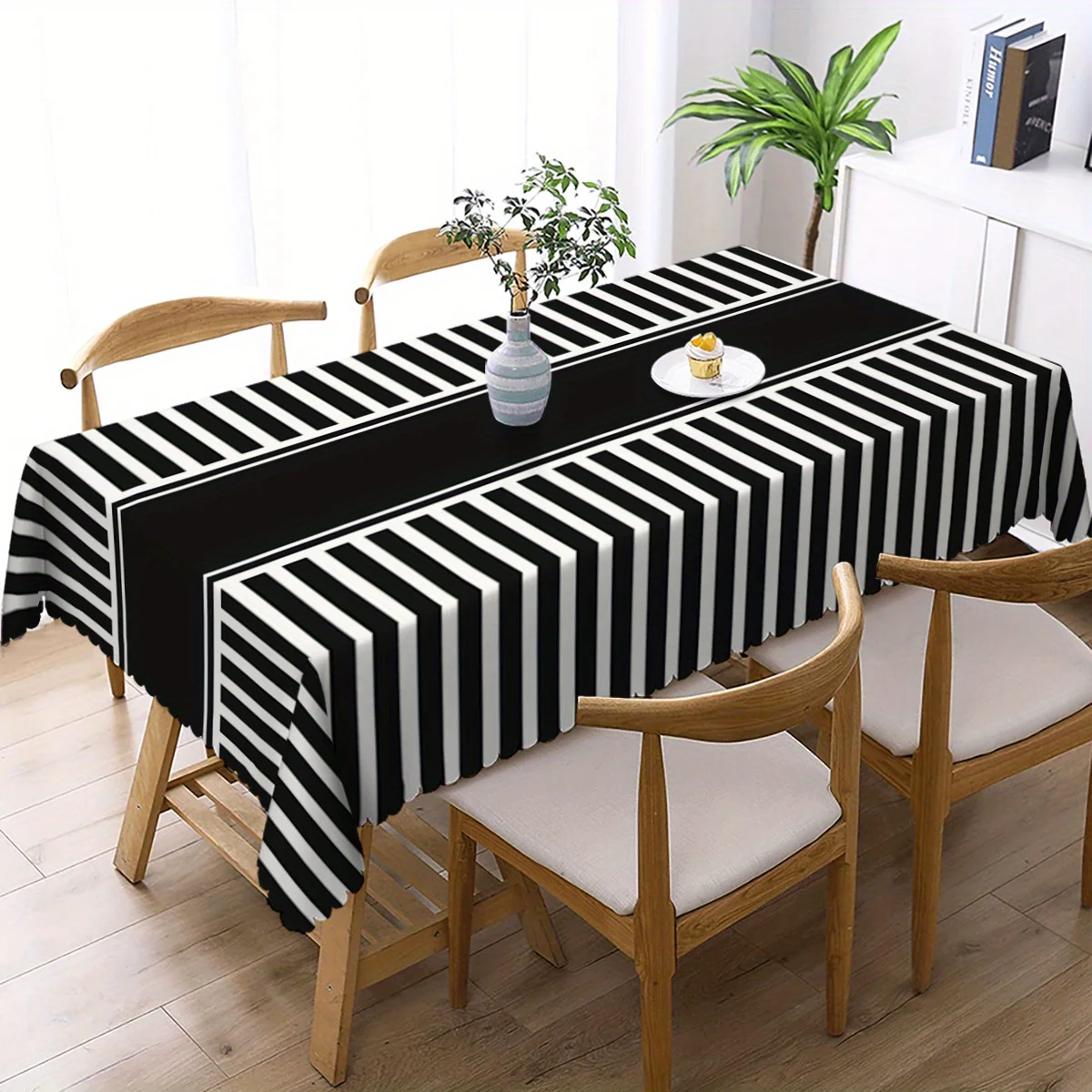 Nappe à rayures noires et blanches, 1 pièce, housse en polyester à bord festonné pour salle à manger, salon, cuisine, hôtel, fête et décoration cadeau
