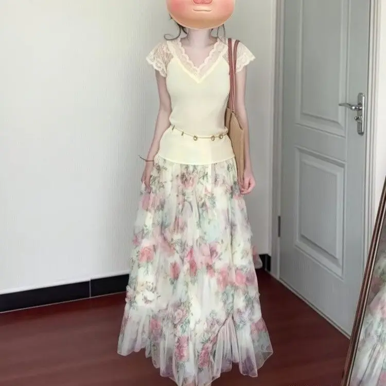 

Casual Floral Skirt with Lace Splicing Slim Fit Knitted Top High Waist Polyester Fiber Midi Skirt Korean Sle Commute